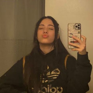 Meet your Posher, Anyolina